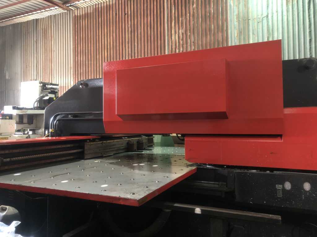 máy đột dập amada